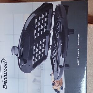 Brentwood waffle maker model ts-243 New in box Electric